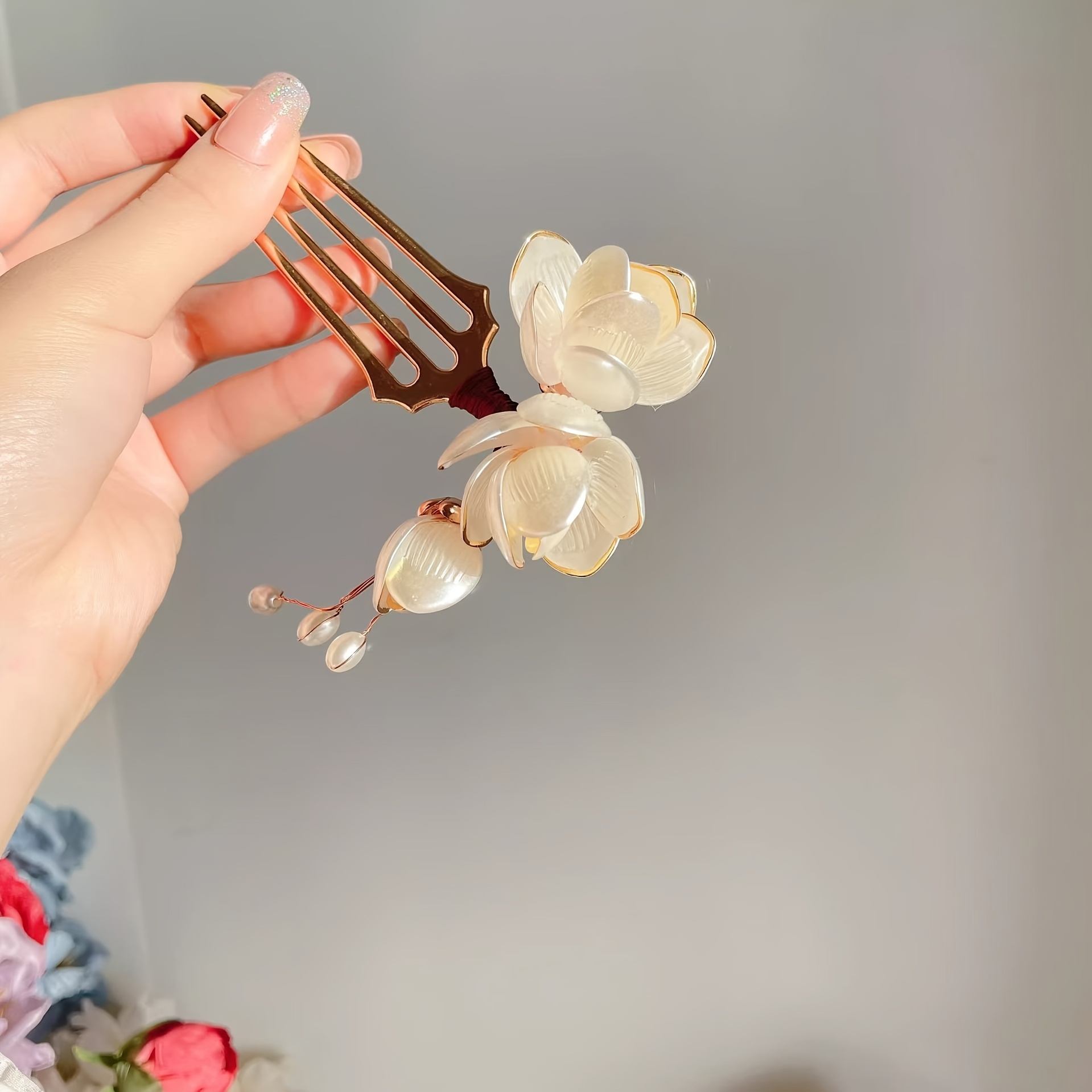 Tech Accessories For Women - หวีผมลายดอกแมกโนเลียสไตล์จีน ประดับพู่มุก สีทองวินเทจ หวีสี่ซี่ สำหรับงานแต่งงาน ถ่ายภาพ