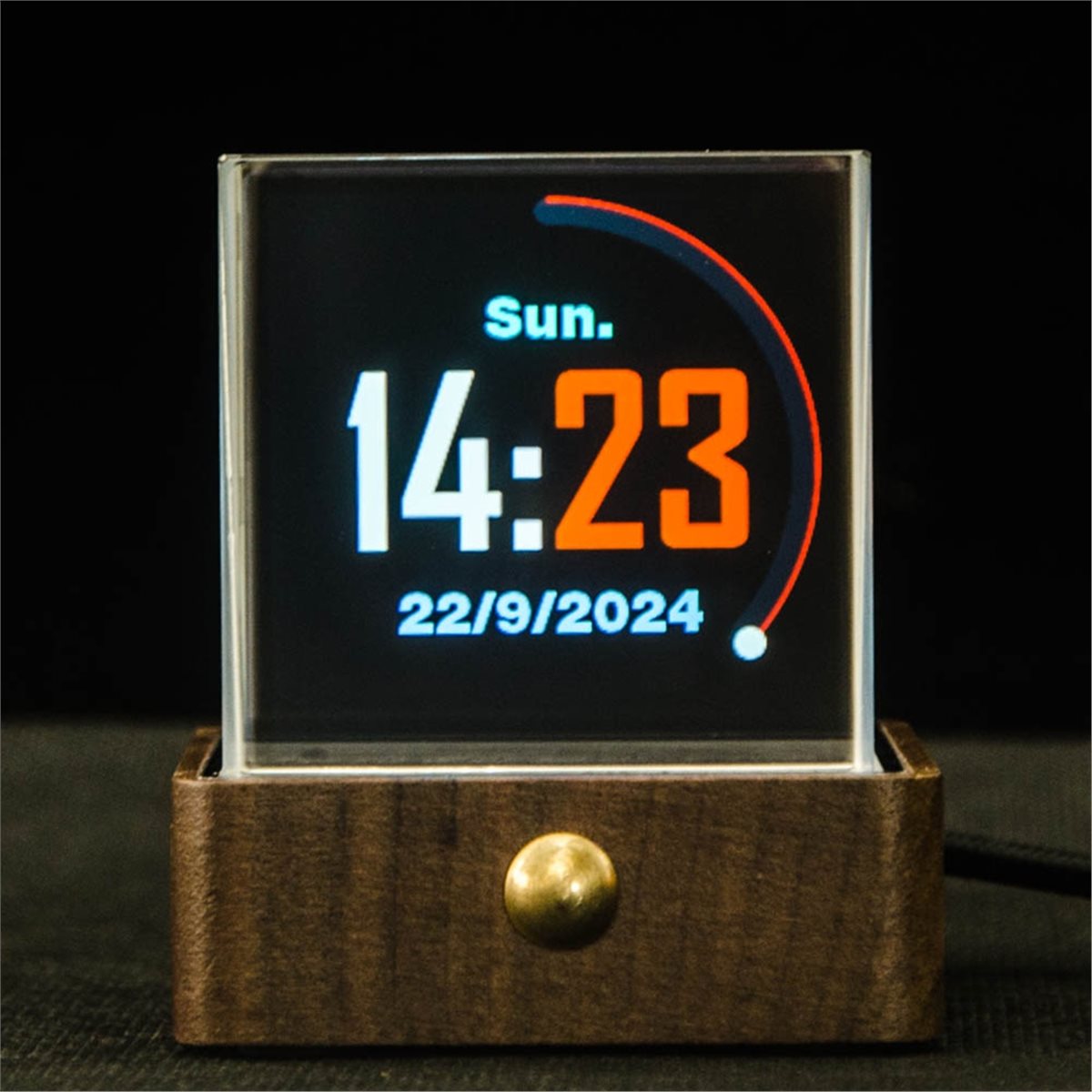 [เทรนด์ปี 2026] จอแสดงผลคริสตั - Trending Tech Accessories บทวิจารณ์และราคา
